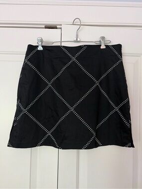 Women’s izod black golf skirt with shorts NWT size 6